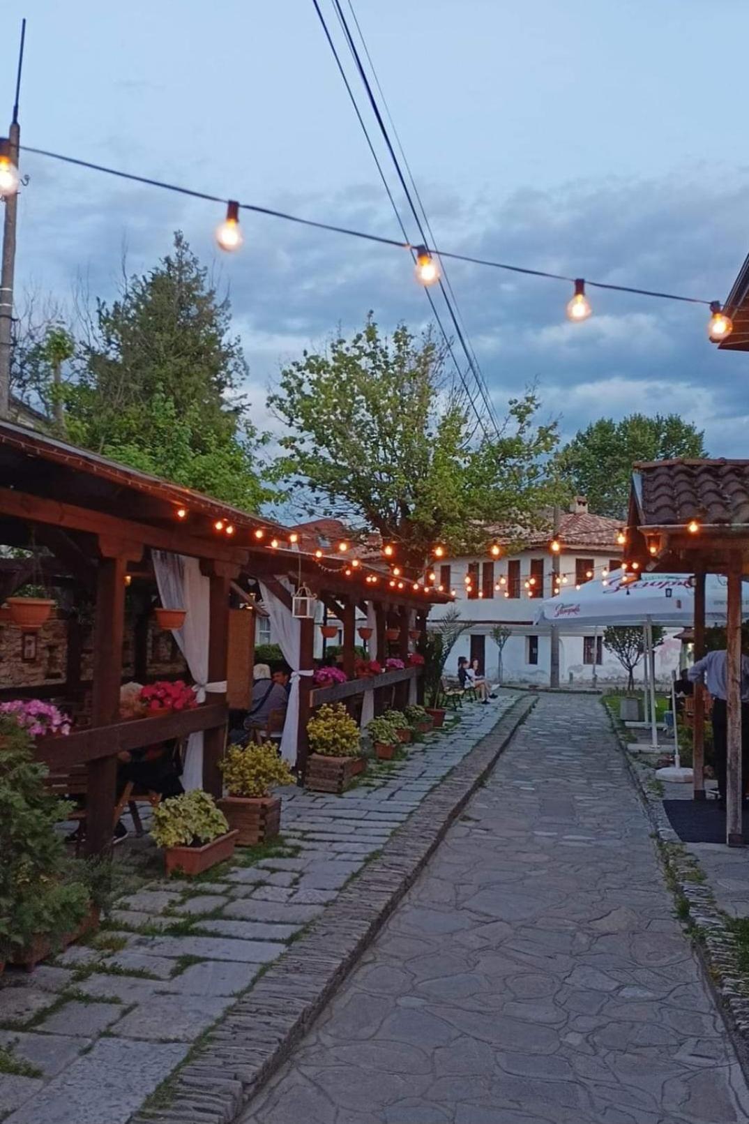 Семеен Хотел-Ресторант Маламовата Къща Gotse Delchev Exterior photo